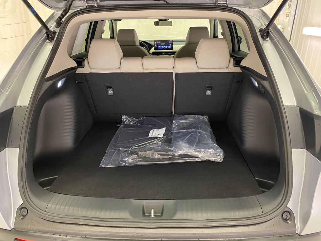 2027 Honda HR-V LX - 8