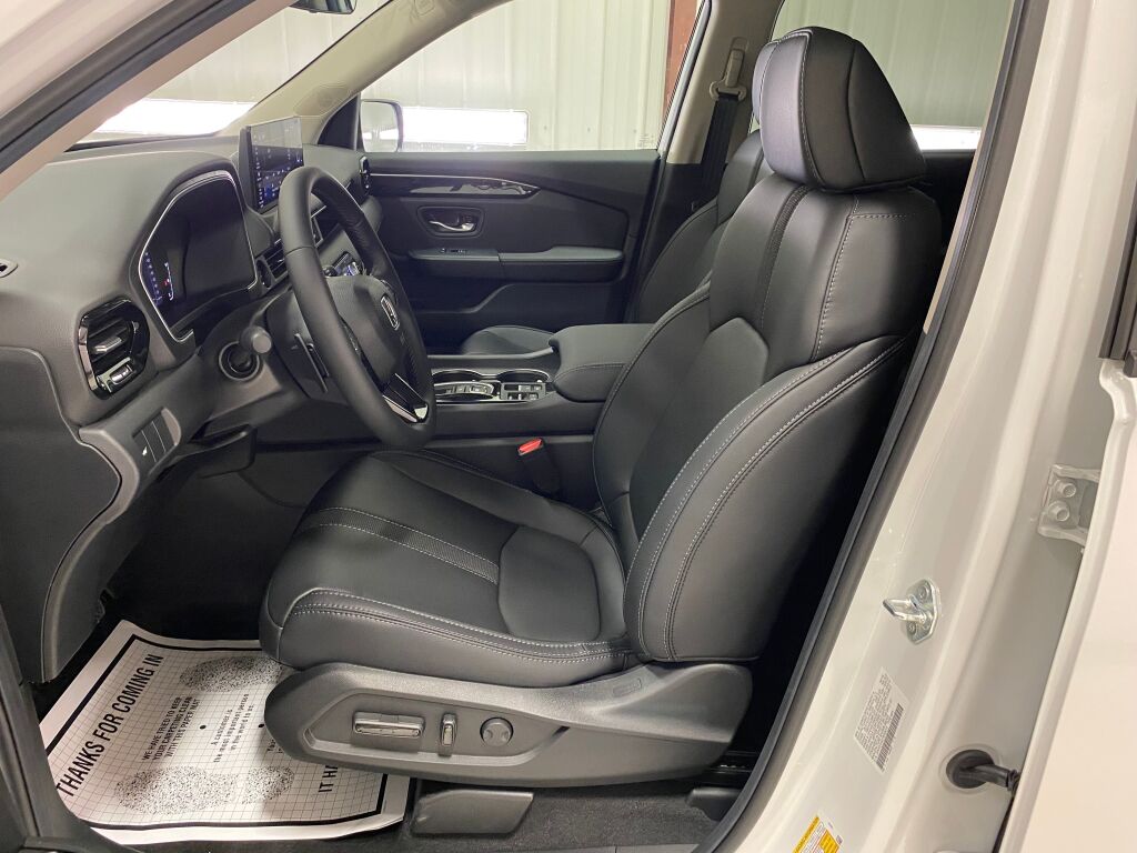 2026 Honda Pilot EX-L PLATINUM WHITE PEARL at Altoona Honda