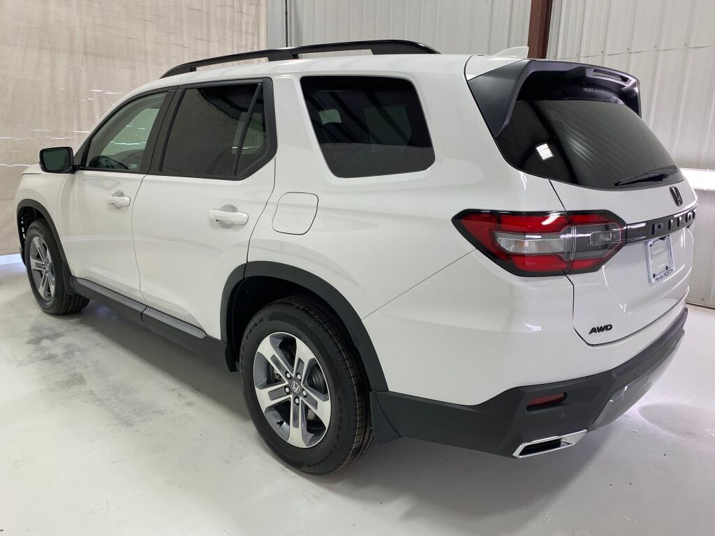 2026 Honda Pilot EX-L PLATINUM WHITE PEARL at Altoona Honda
