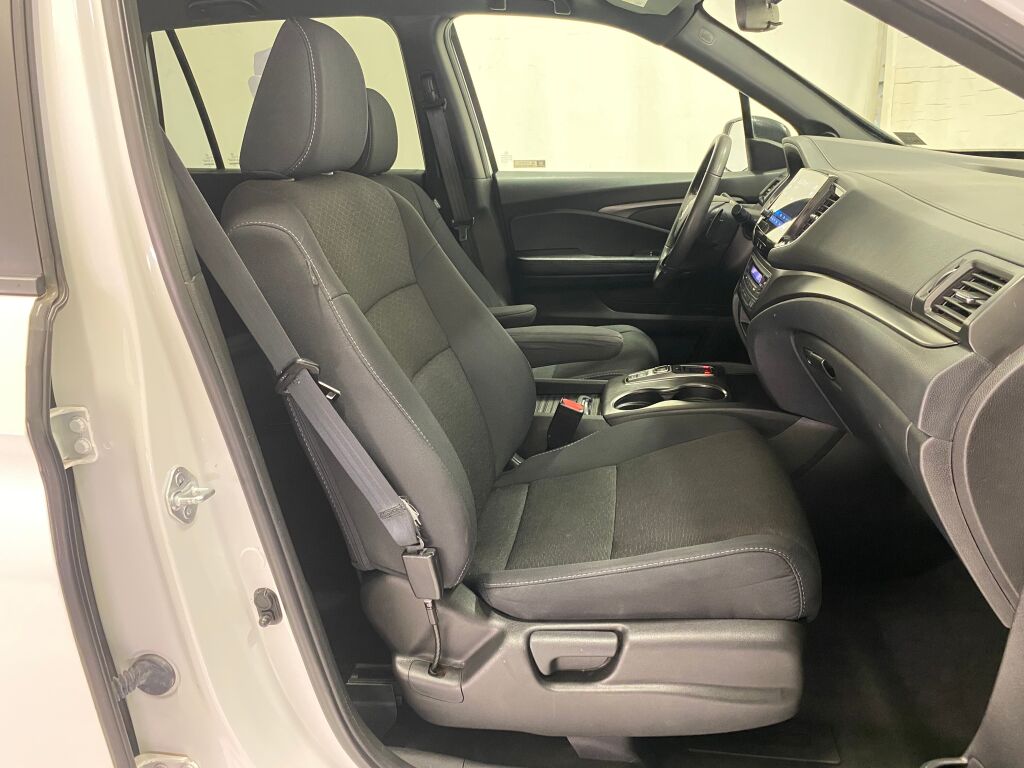 2021 Honda Passport photo 9 of 34