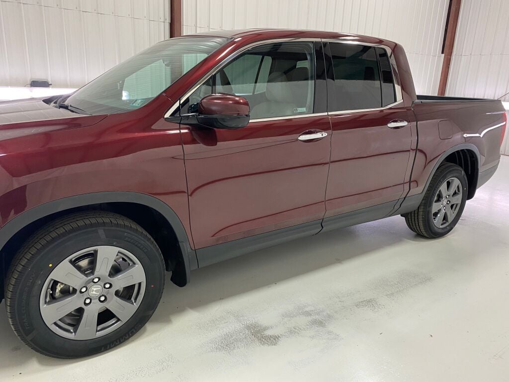 2020 Honda Ridgeline photo 15 of 38