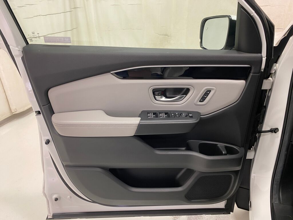 2024 Honda Pilot Touring Platinum White Pearl at Honda North