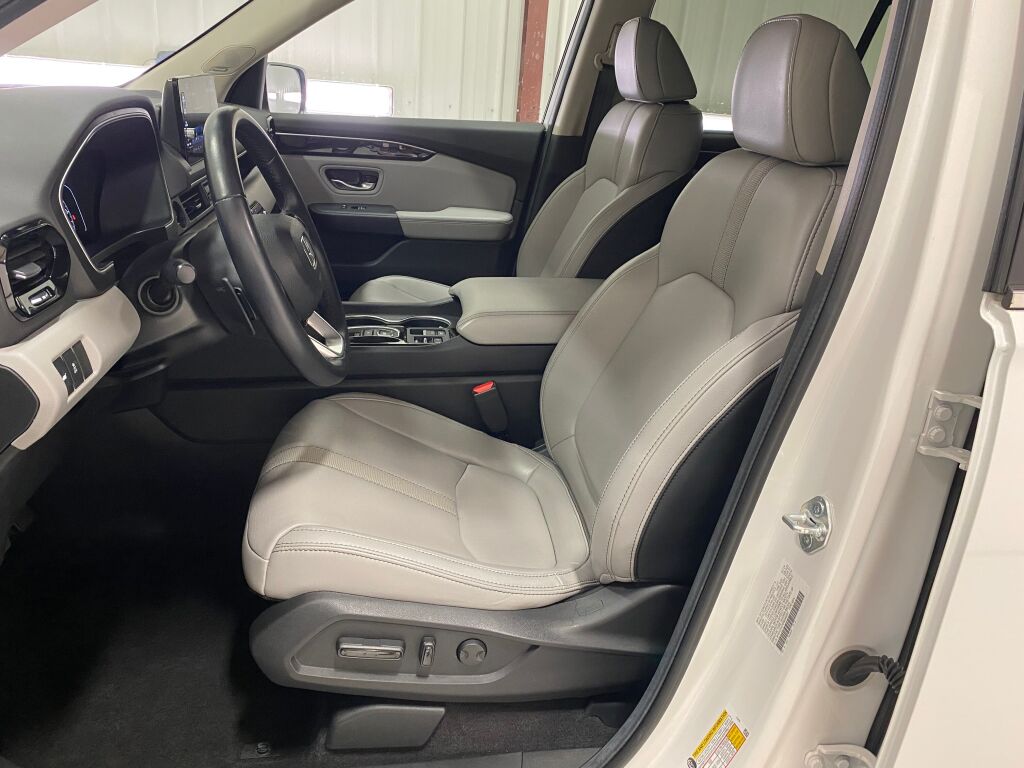 2024 Honda Pilot Touring Platinum White Pearl at Honda North