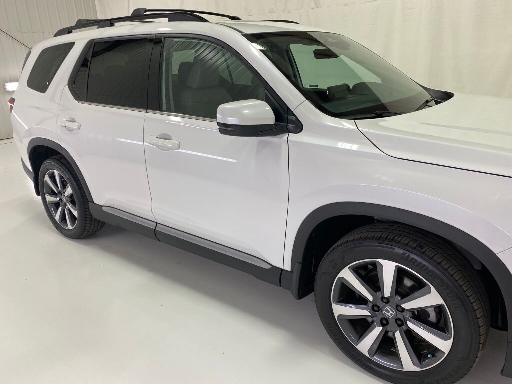 2024 Honda Pilot Touring Platinum White Pearl at Honda North