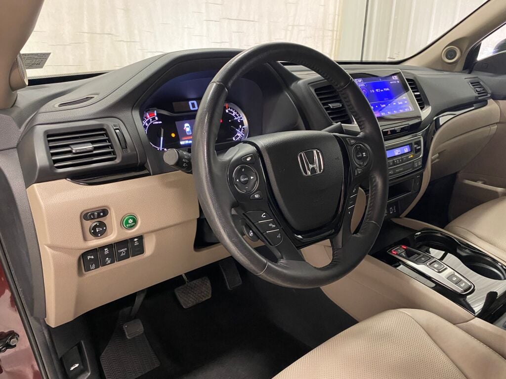 2020 Honda Ridgeline photo 12 of 38