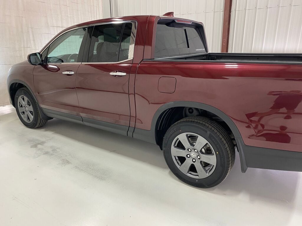 2020 Honda Ridgeline photo 16 of 38