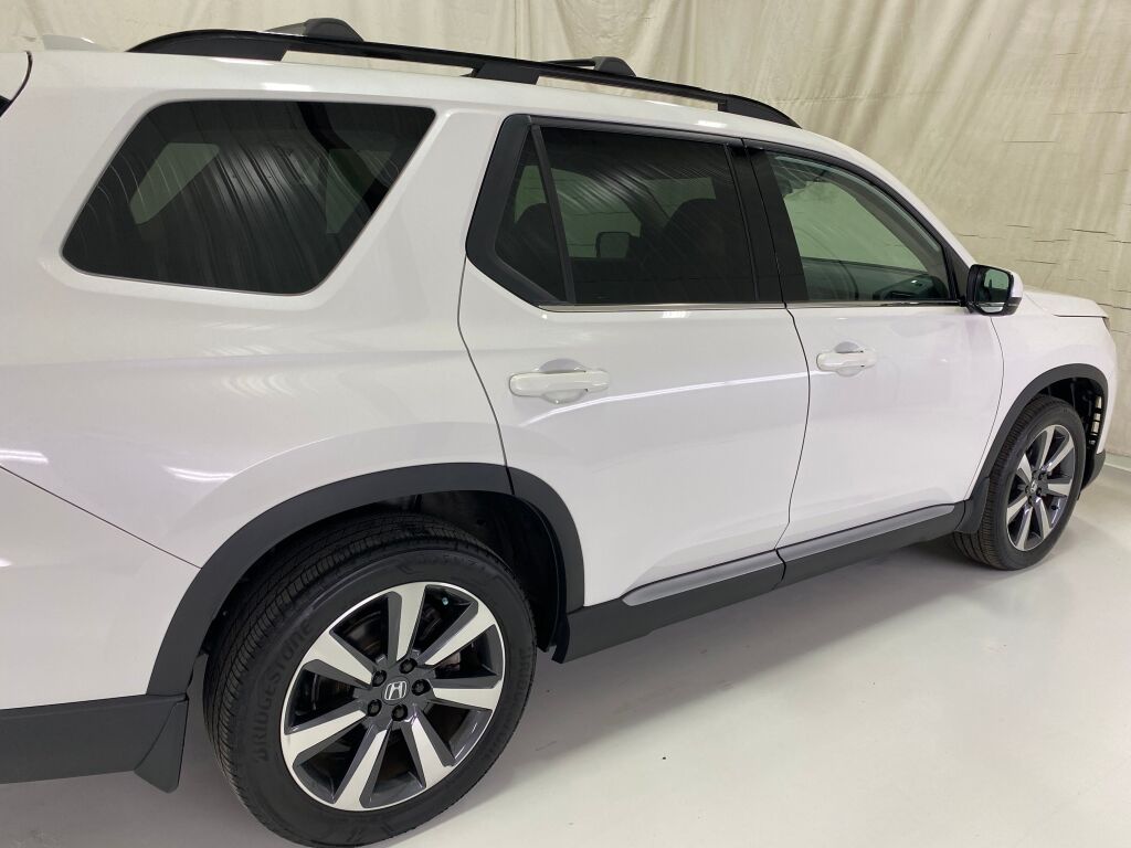 2024 Honda Pilot Touring Platinum White Pearl at Honda North