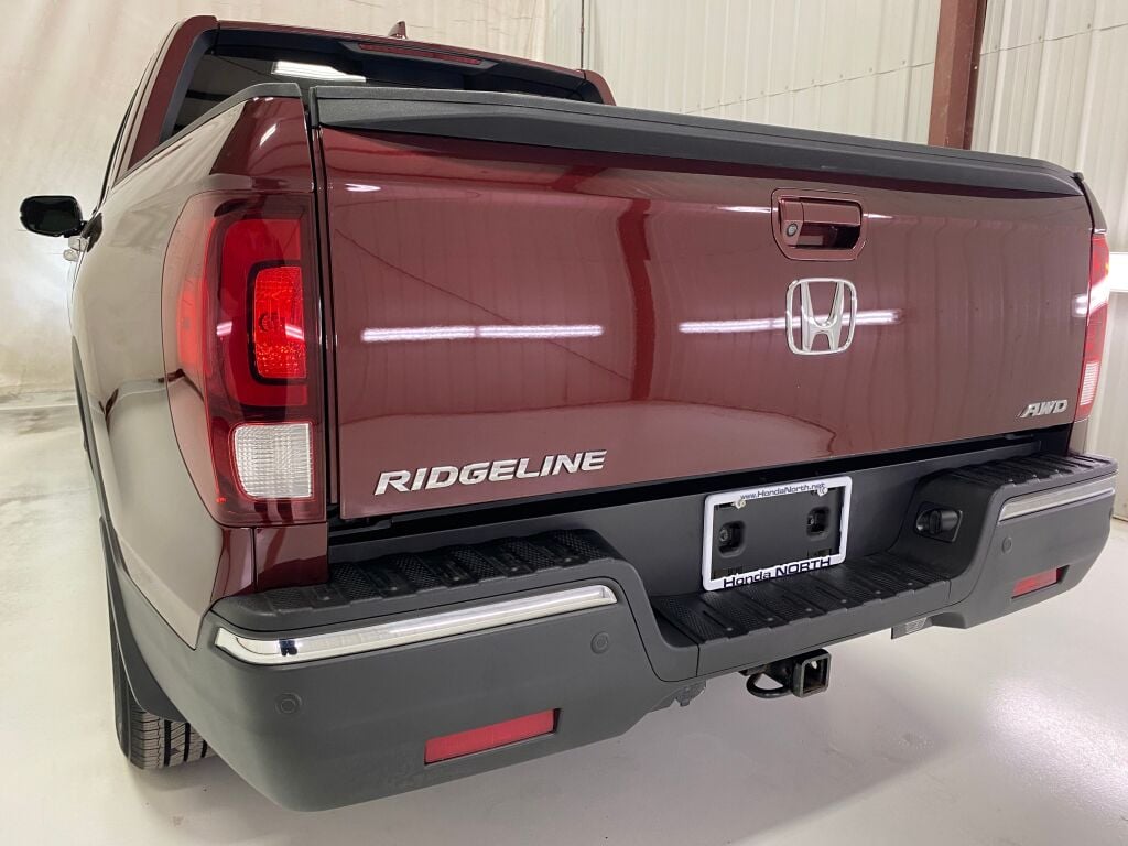 2020 Honda Ridgeline photo 17 of 38