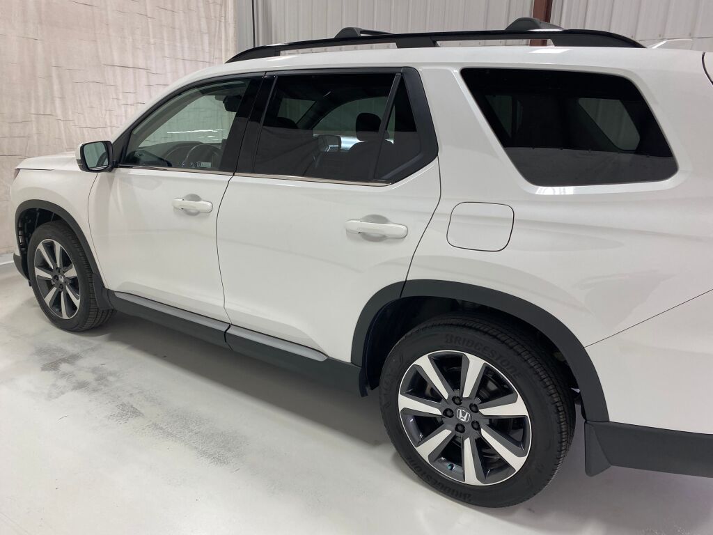 2024 Honda Pilot Touring Platinum White Pearl at Honda North