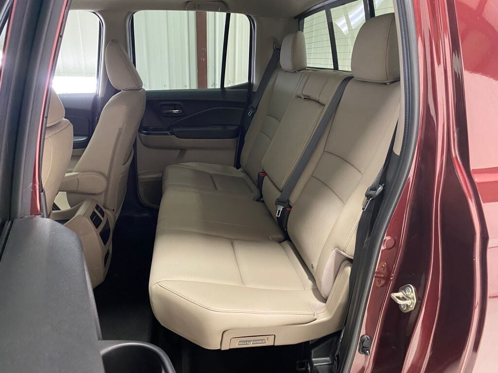 2020 Honda Ridgeline photo 27 of 38