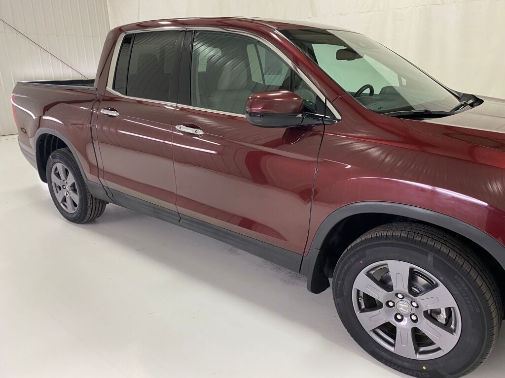 2020 Honda Ridgeline photo 21 of 38