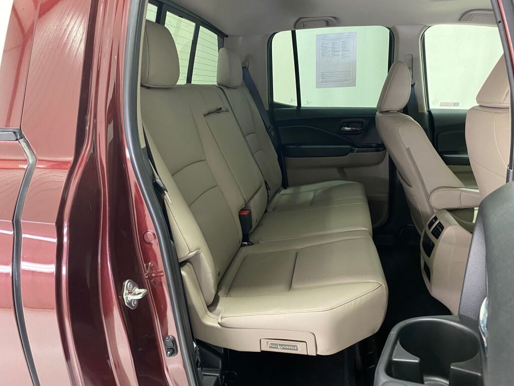 2020 Honda Ridgeline photo 11 of 38