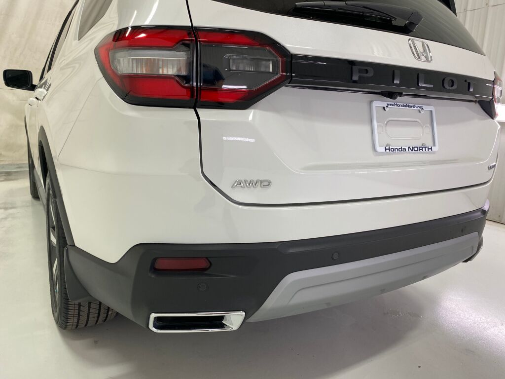 2024 Honda Pilot Touring Platinum White Pearl at Honda North