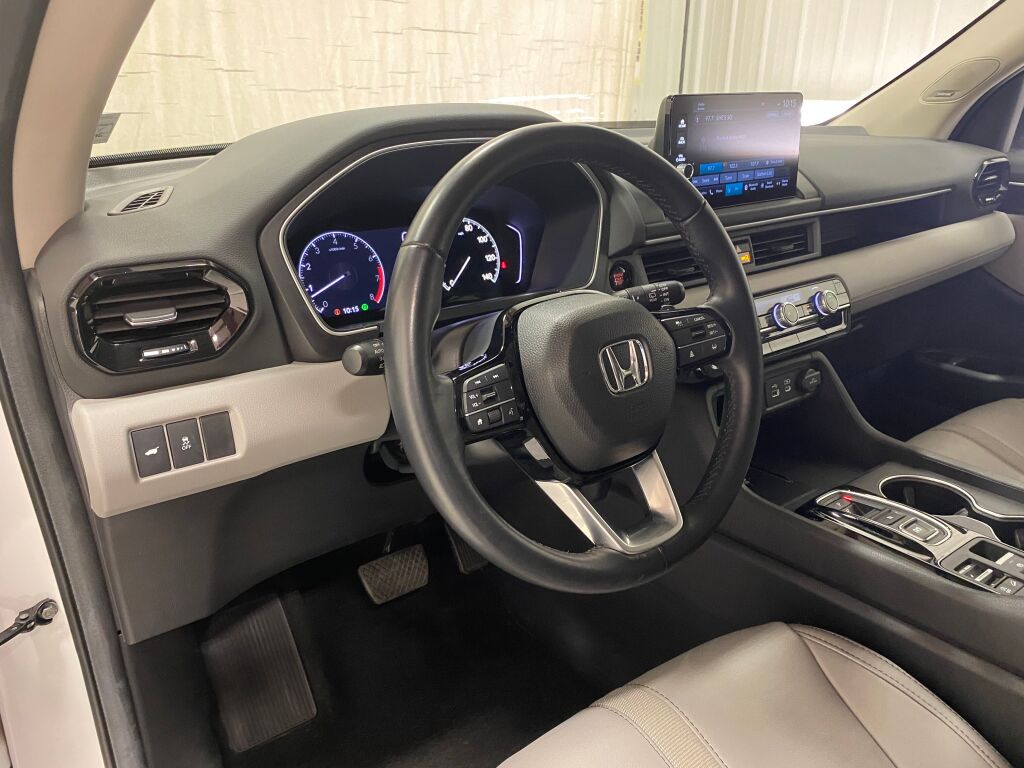 2024 Honda Pilot Touring Platinum White Pearl at Honda North