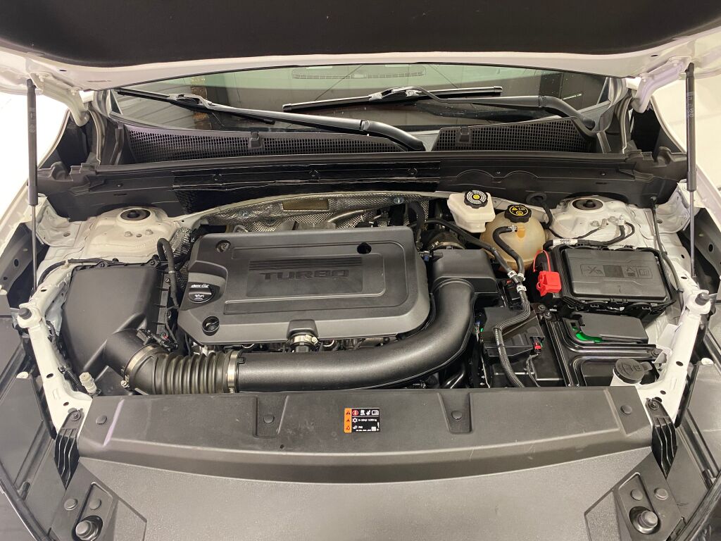 2022 Buick Envision Preferred Summit White at Auto Express Mitsubishi