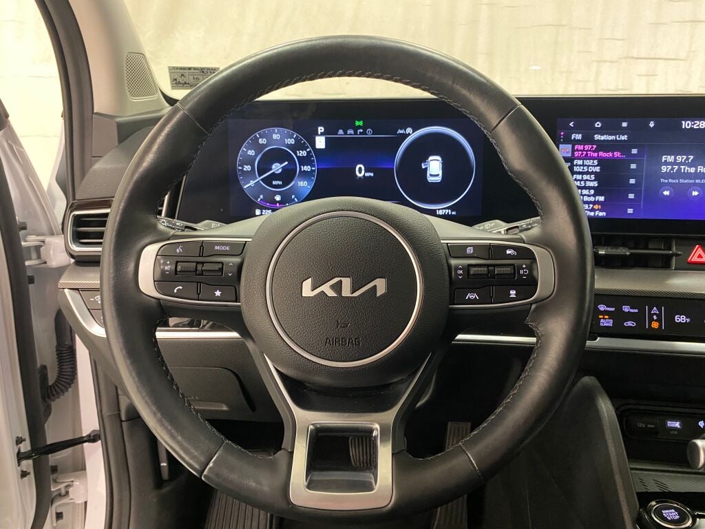 2025 Kia Sportage photo 31 of 37