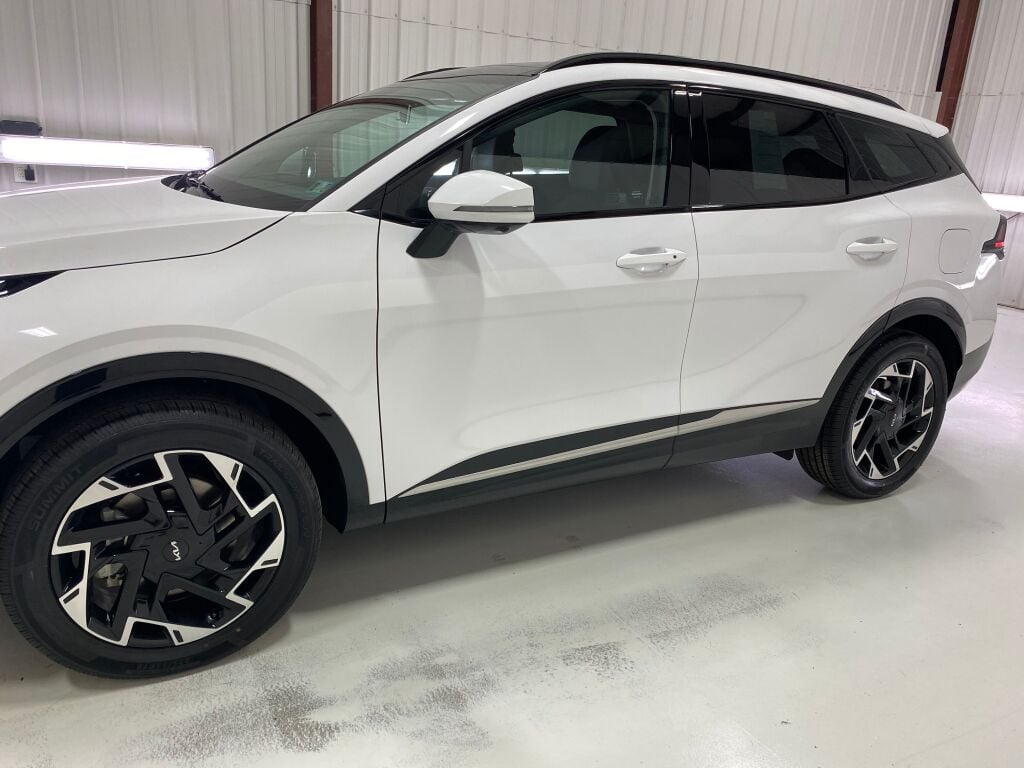 2025 Kia Sportage photo 15 of 37