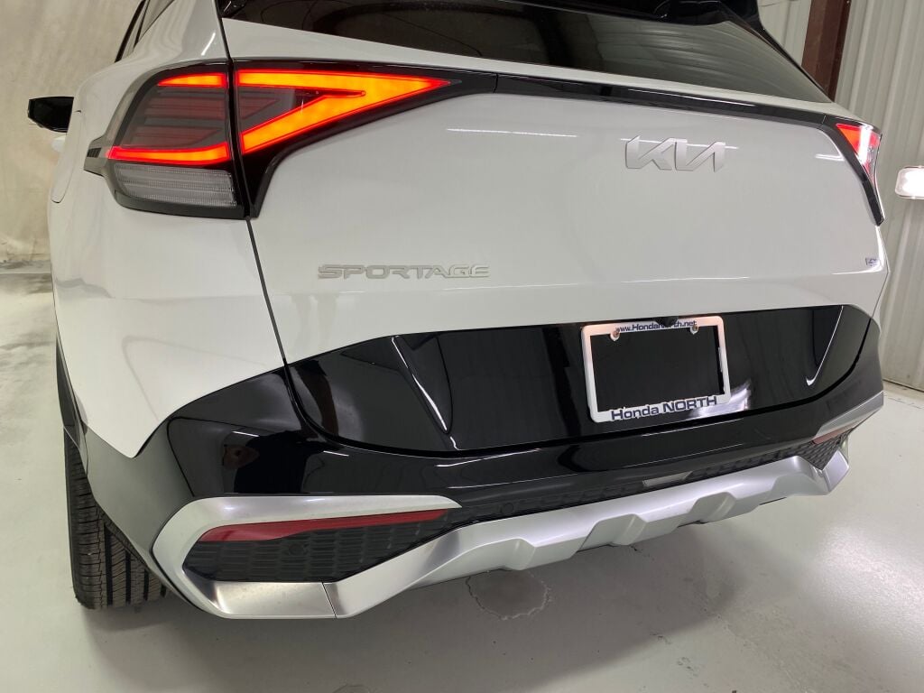 2025 Kia Sportage photo 17 of 37