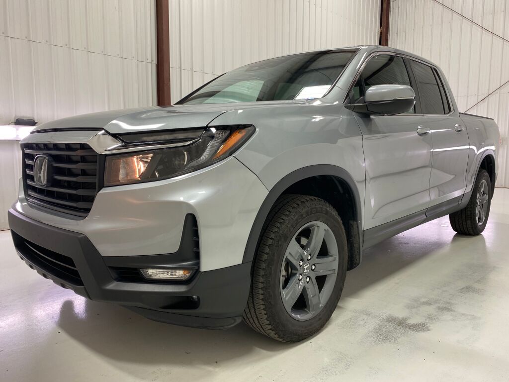 2023 Honda Ridgeline RTL Lunar Silver Metallic at Honda North