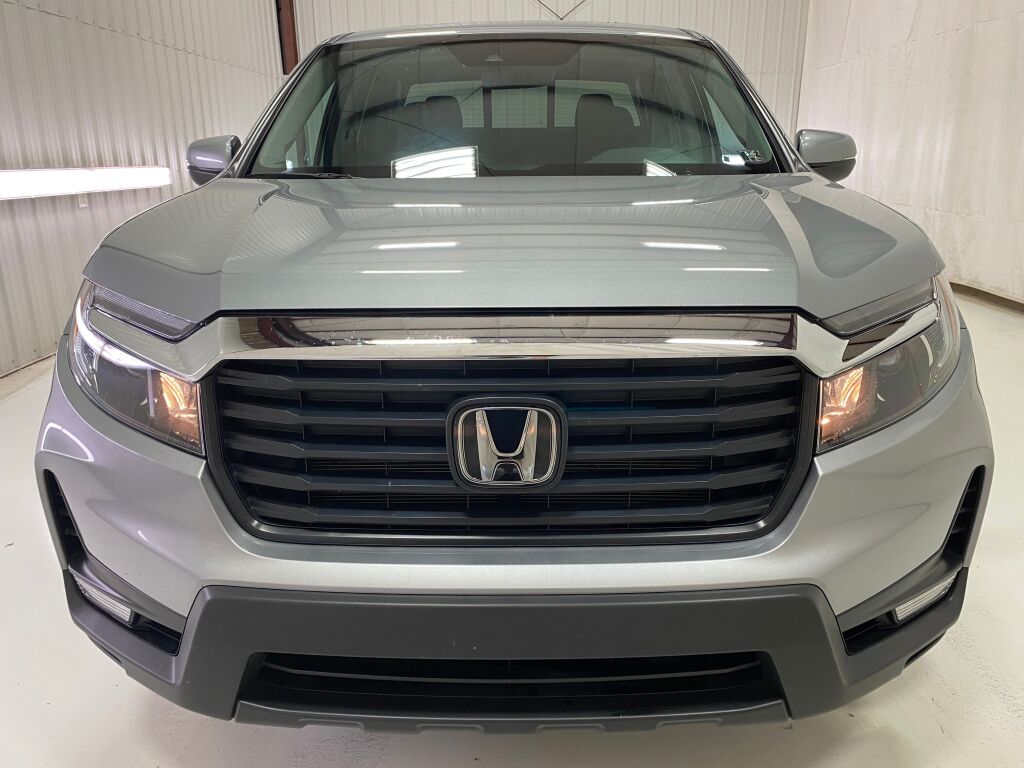 2023 Honda Ridgeline RTL Lunar Silver Metallic at Honda North