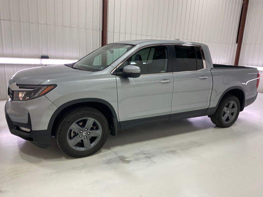 2023 Honda Ridgeline RTL Lunar Silver Metallic at Honda North