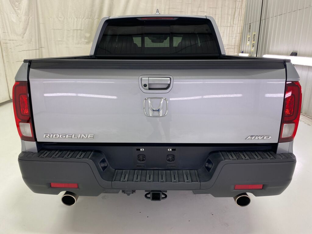 2023 Honda Ridgeline RTL Lunar Silver Metallic at Honda North