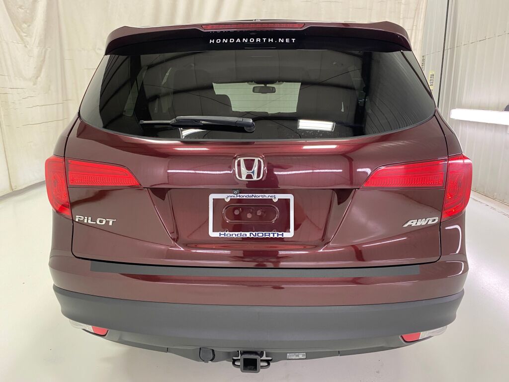 2017 Honda Pilot photo 19 of 38