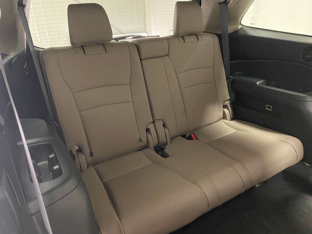 2017 Honda Pilot photo 12 of 38