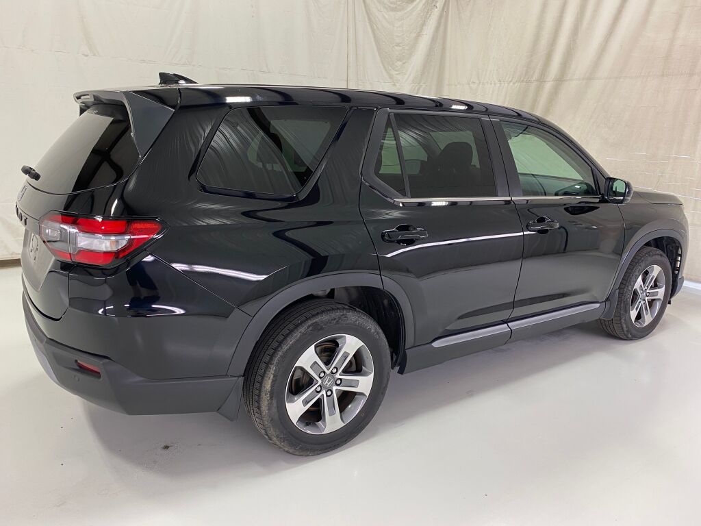 2024 Honda Pilot photo 8 of 10