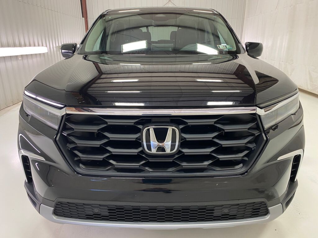 2024 Honda Pilot photo 2 of 10