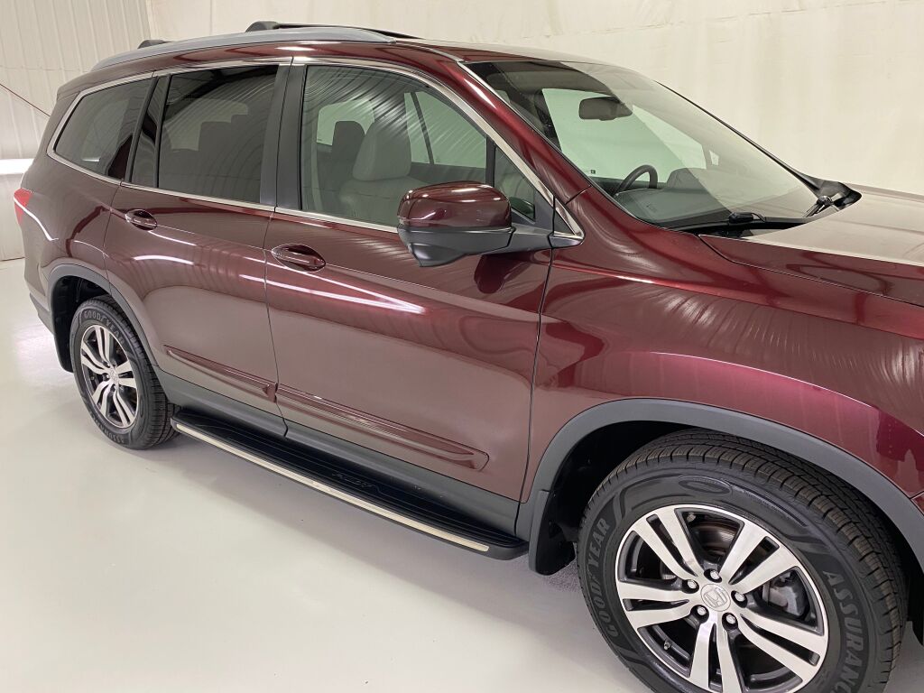 2017 Honda Pilot photo 22 of 38