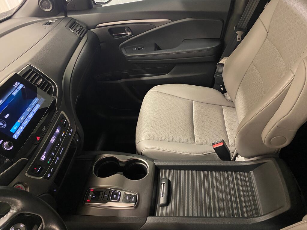 2021 Honda Passport photo 32 of 36