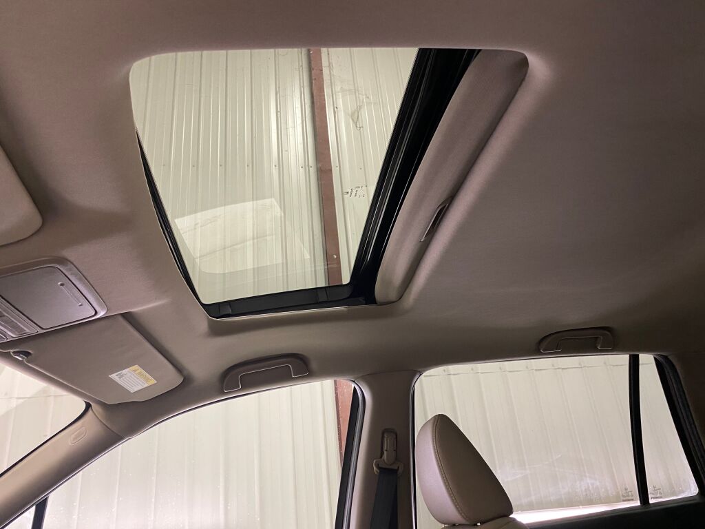 2017 Honda Pilot photo 31 of 38
