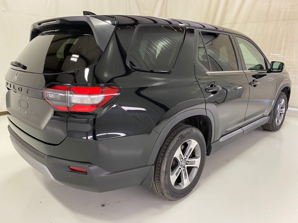 2024 Honda Pilot photo 7 of 10