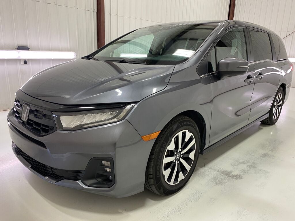 2025 Honda Odyssey photo 3 of 10