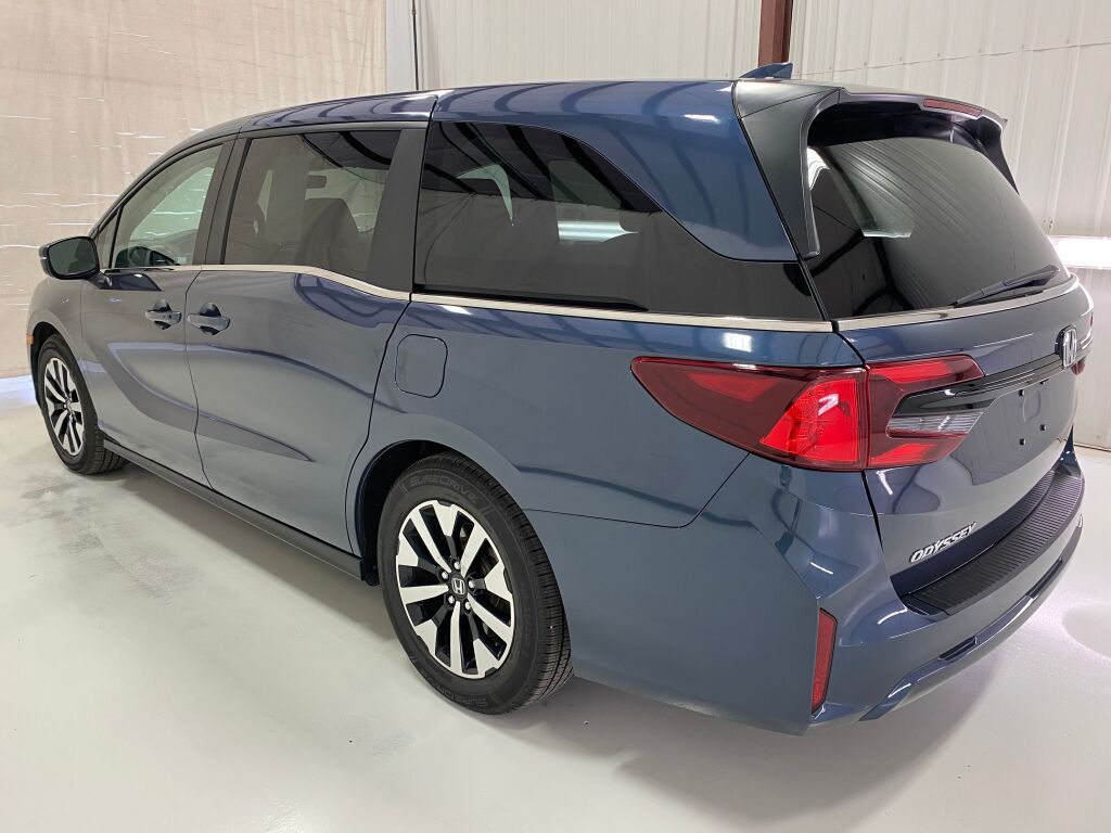 2025 Honda Odyssey photo 5 of 10