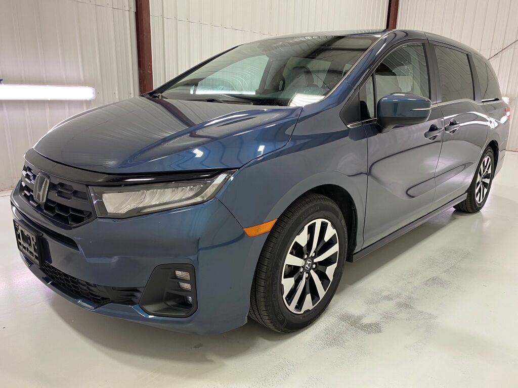 2025 Honda Odyssey photo 3 of 10