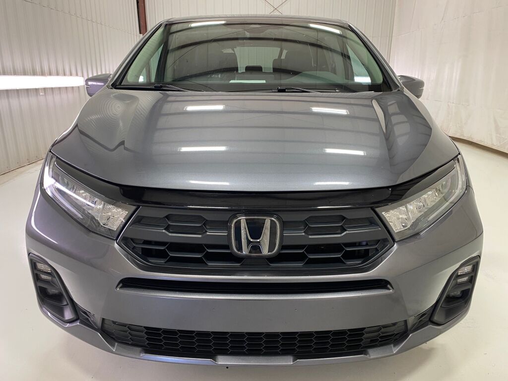 2025 Honda Odyssey photo 2 of 10