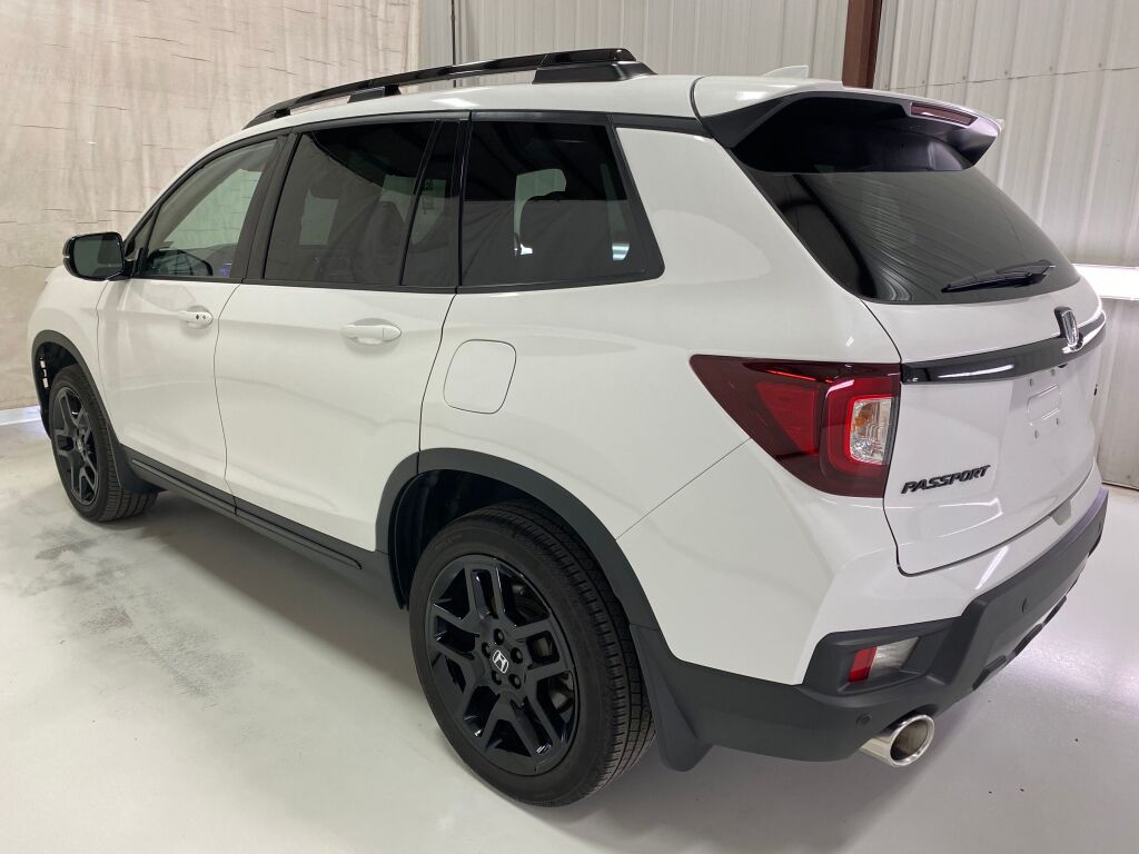 2024 Honda Passport photo 5 of 10