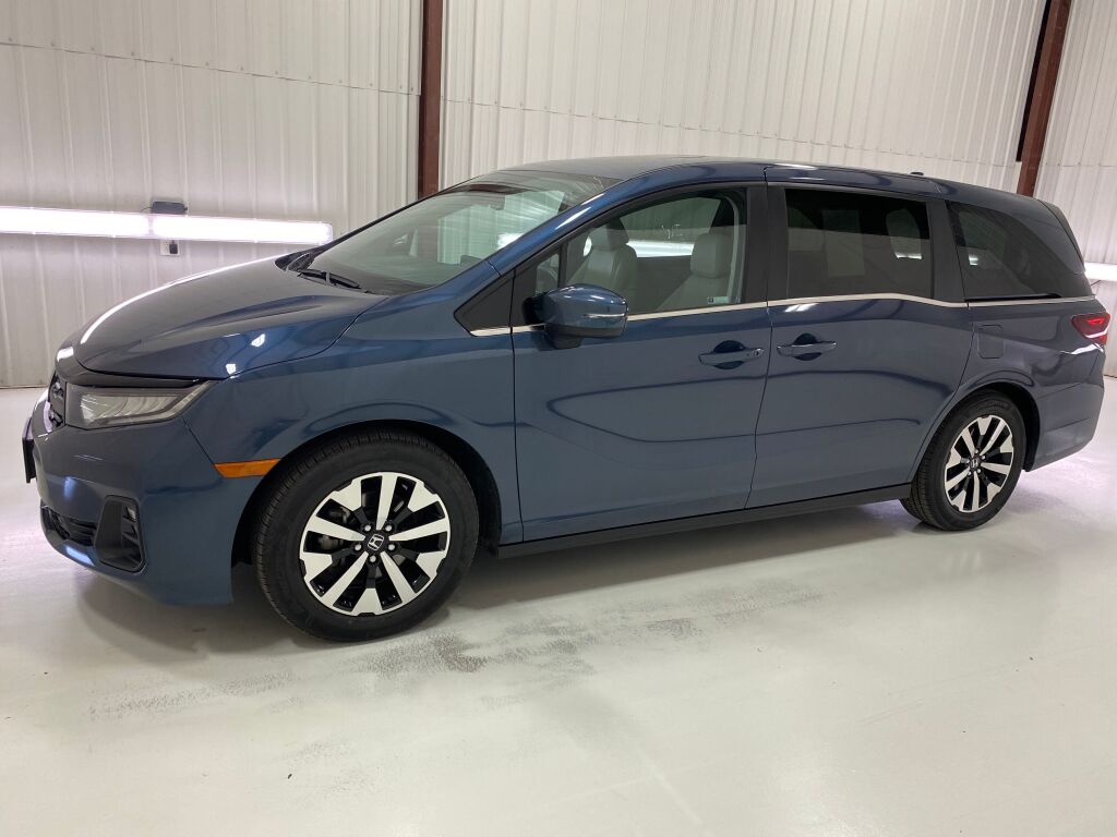 2025 Honda Odyssey photo 4 of 10