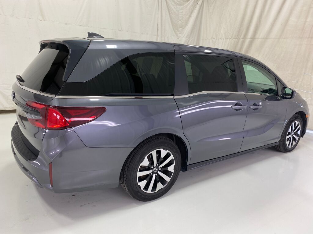 2025 Honda Odyssey photo 8 of 10