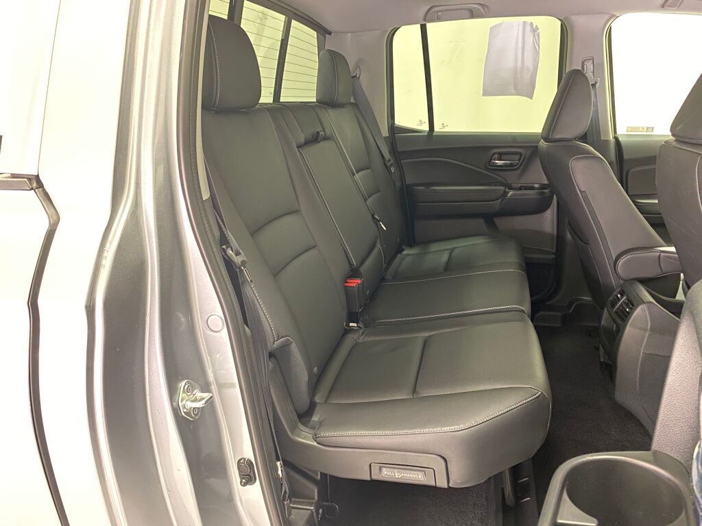 2023 Honda Ridgeline photo 10 of 37