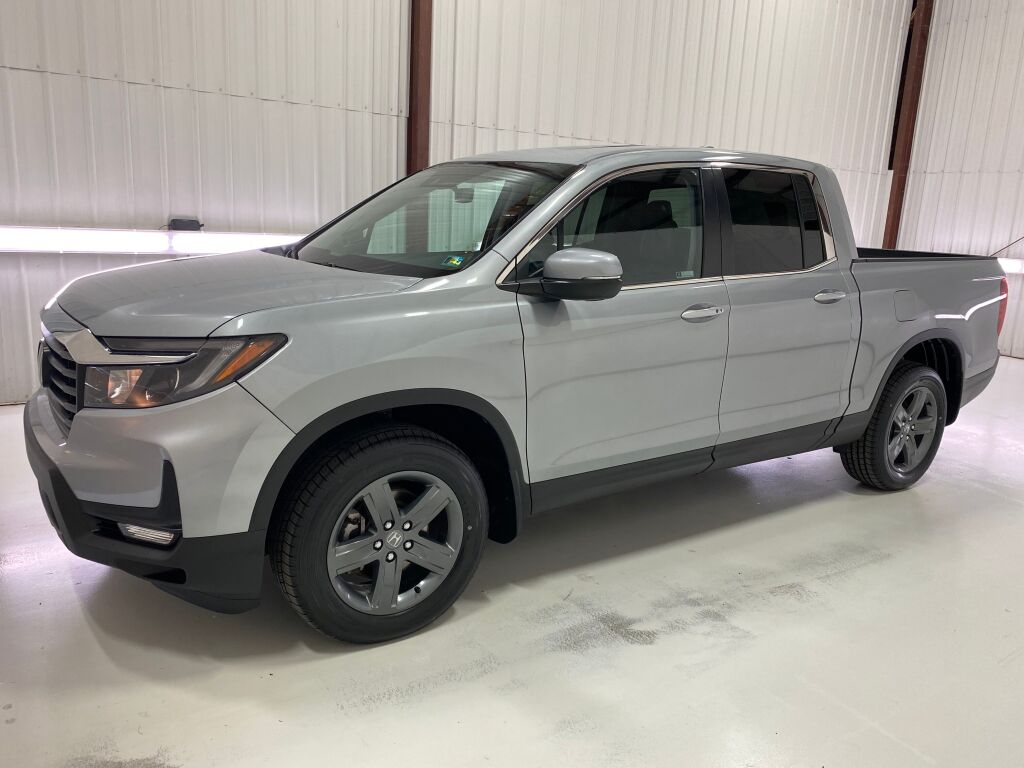 2023 Honda Ridgeline photo 7 of 37