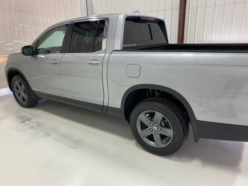 2023 Honda Ridgeline photo 15 of 37