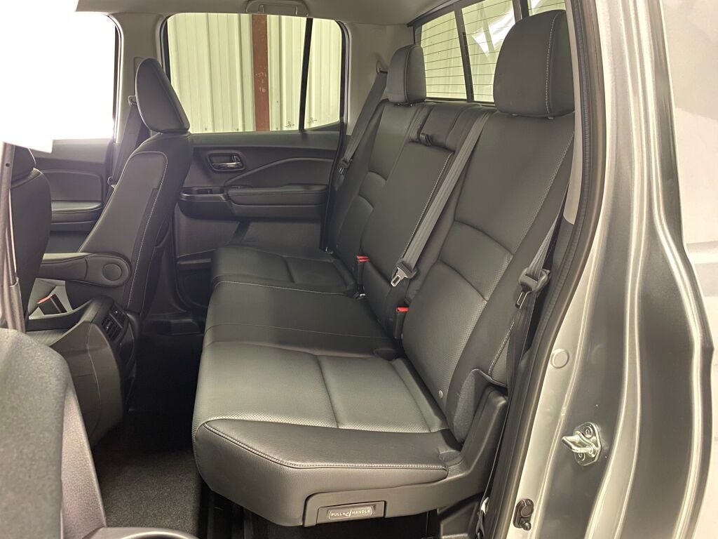 2023 Honda Ridgeline photo 26 of 37