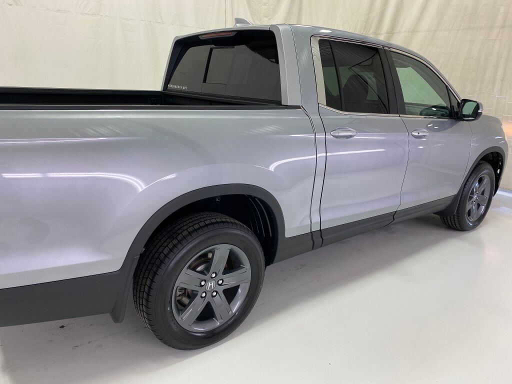 2023 Honda Ridgeline photo 19 of 37