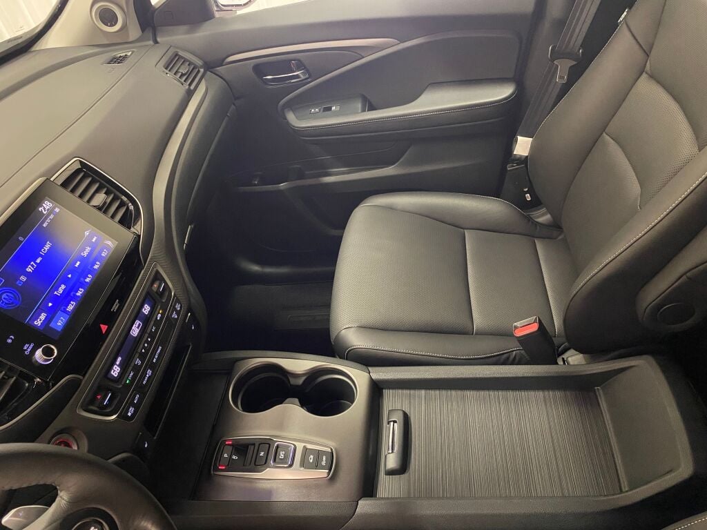 2023 Honda Ridgeline photo 33 of 37