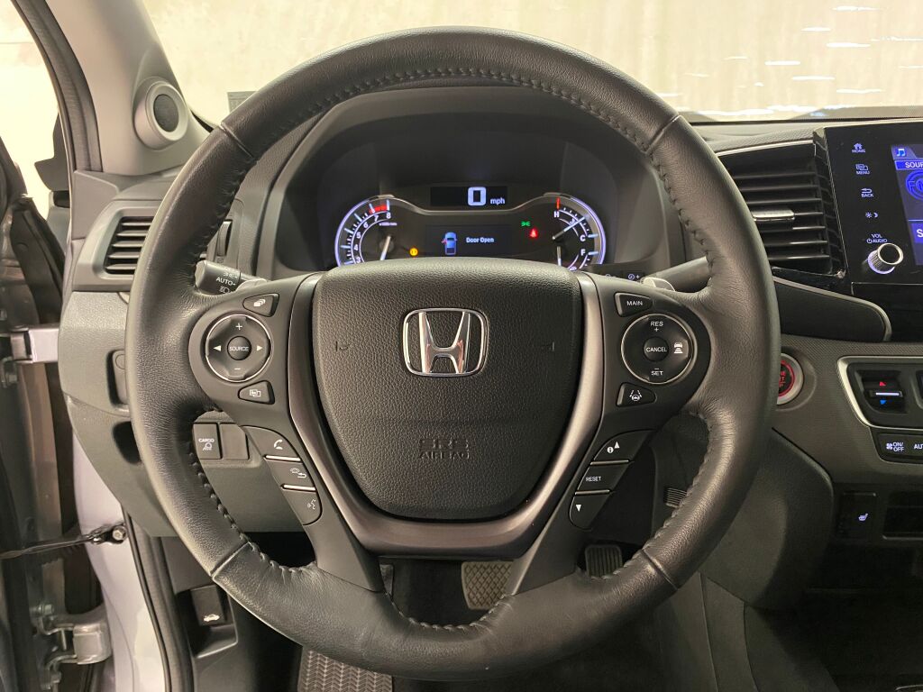 2023 Honda Ridgeline photo 31 of 37