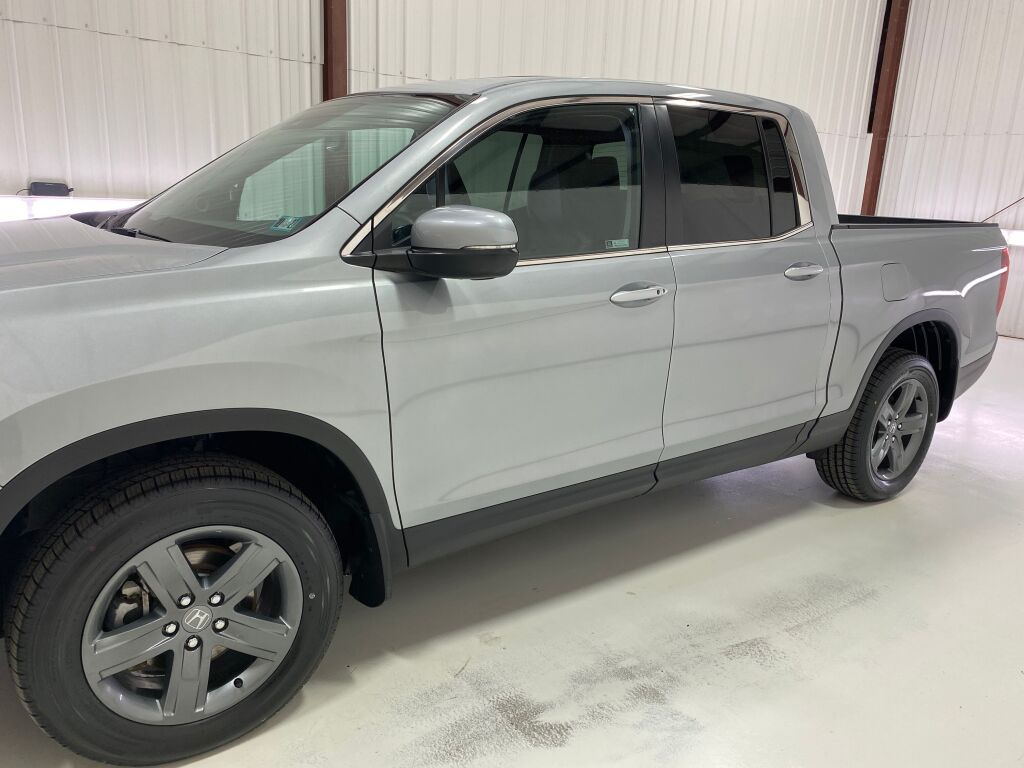2023 Honda Ridgeline photo 14 of 37