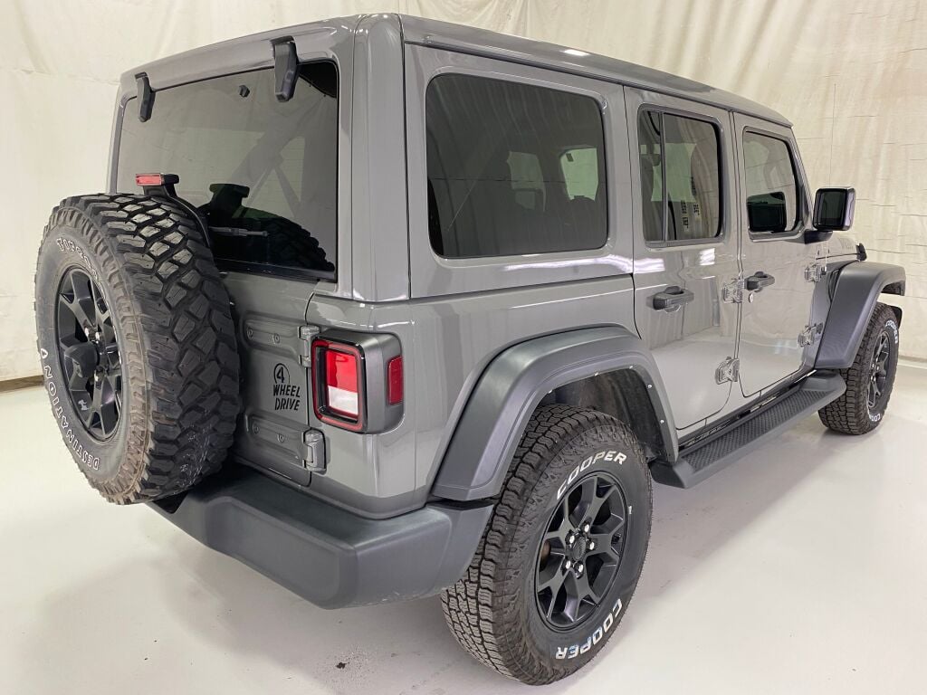 2021 Jeep Wrangler photo 7 of 10